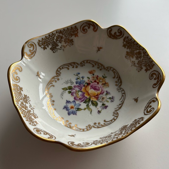 Porcelain Dish - Picture 1 of 7
